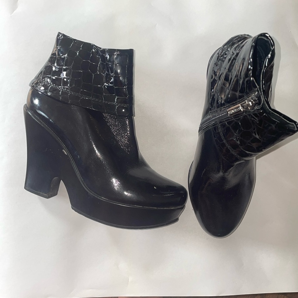 Black booties! EUC